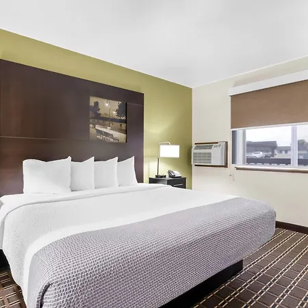 Super 8 By Wyndham La Crosse Hotel Exterior photo