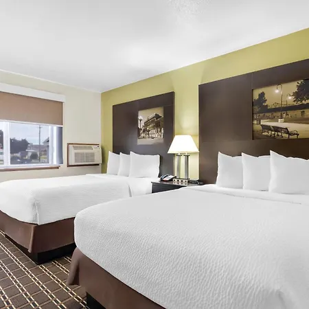 Super 8 By Wyndham La Crosse Hotel Exterior photo