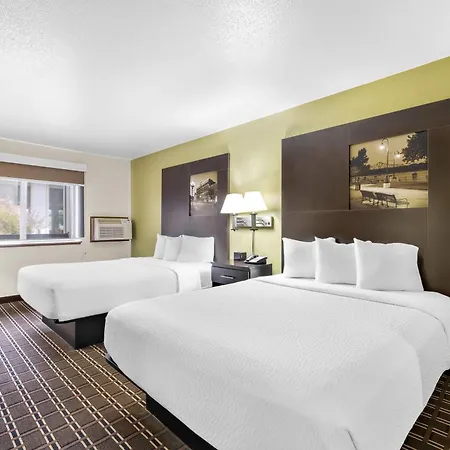 Super 8 By Wyndham La Crosse Hotel Exterior photo