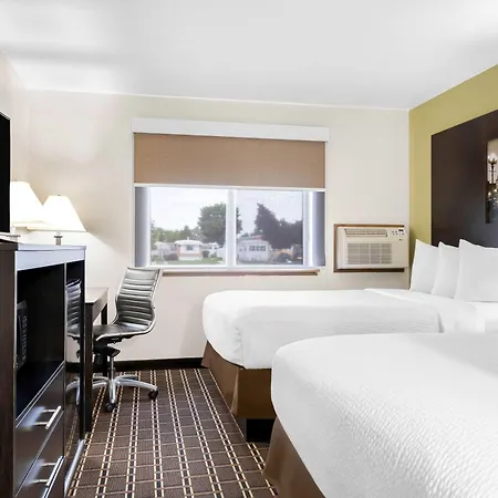 Super 8 By Wyndham La Crosse Hotel Exterior photo