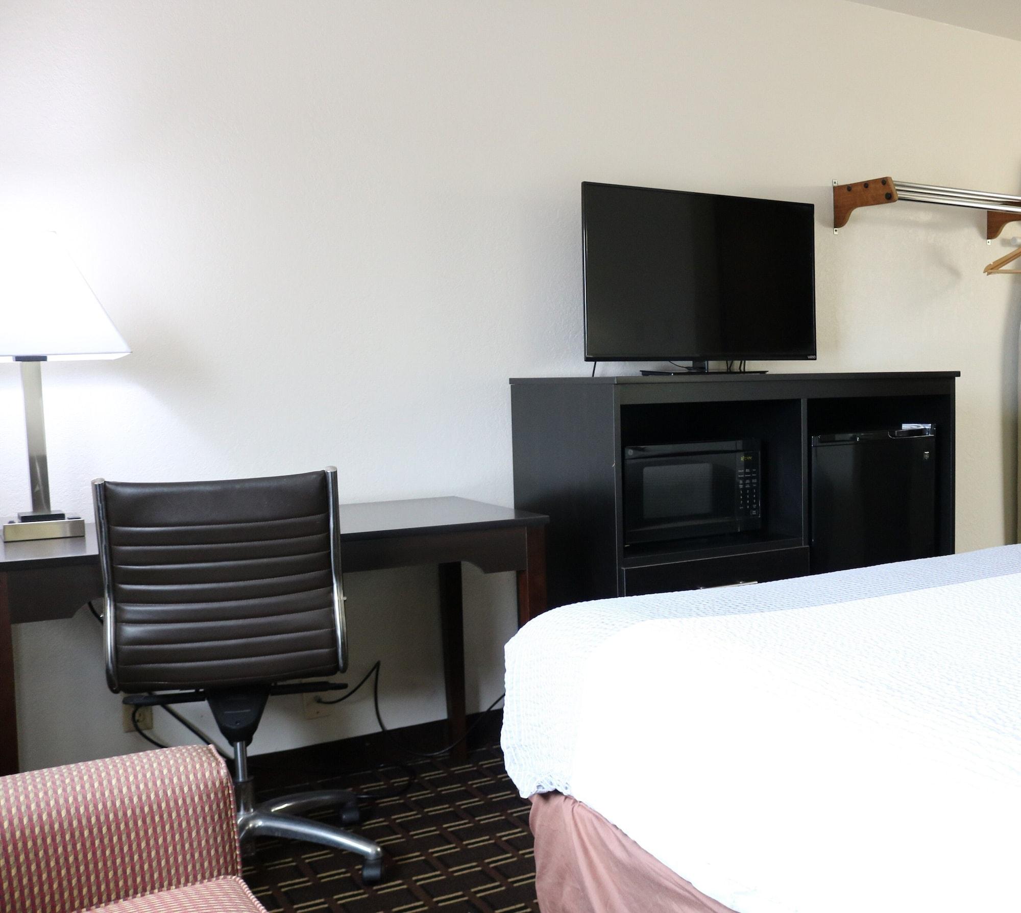 Super 8 By Wyndham Hotel